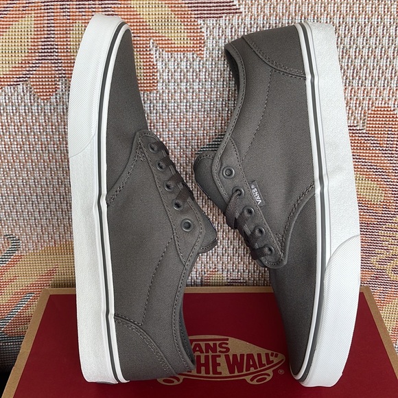 Vans Atwood Men’s 
(Canvas) Pewter/White
VN000TUY4WV
New - Picture 12 of 16